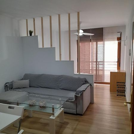 Comodo Aparta Estudio Centrico En Alicante Luaran gambar