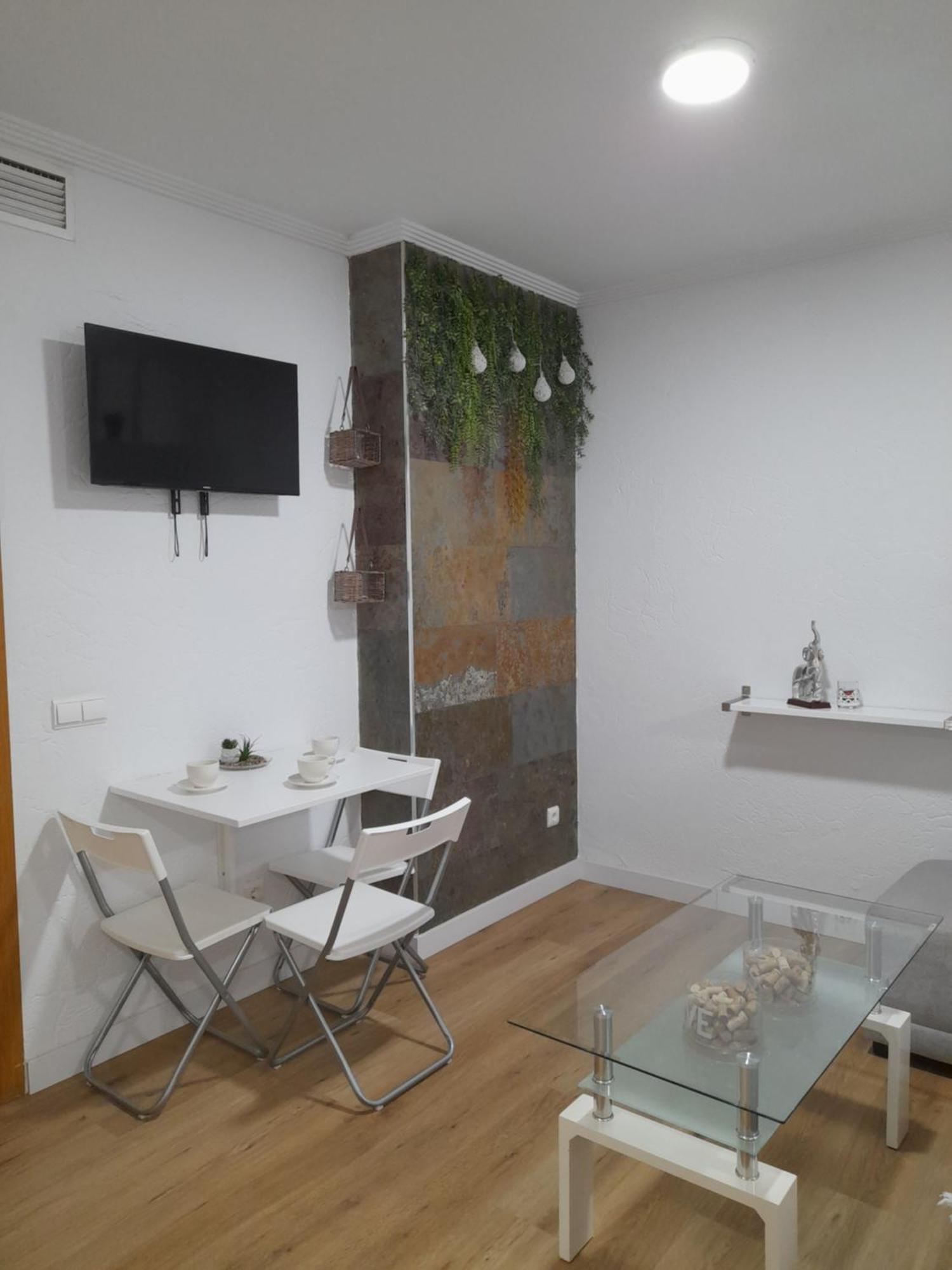 Comodo Aparta Estudio Centrico En Alicante Luaran gambar